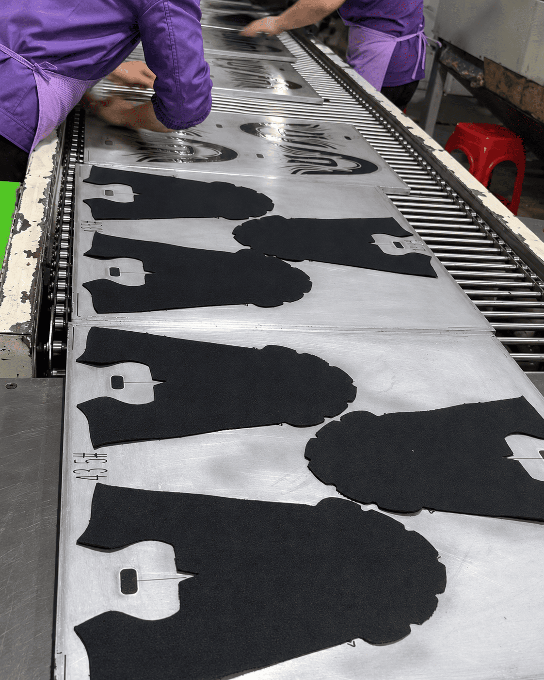 Multi-layer heat press machine bonding KPU material to fabric backing